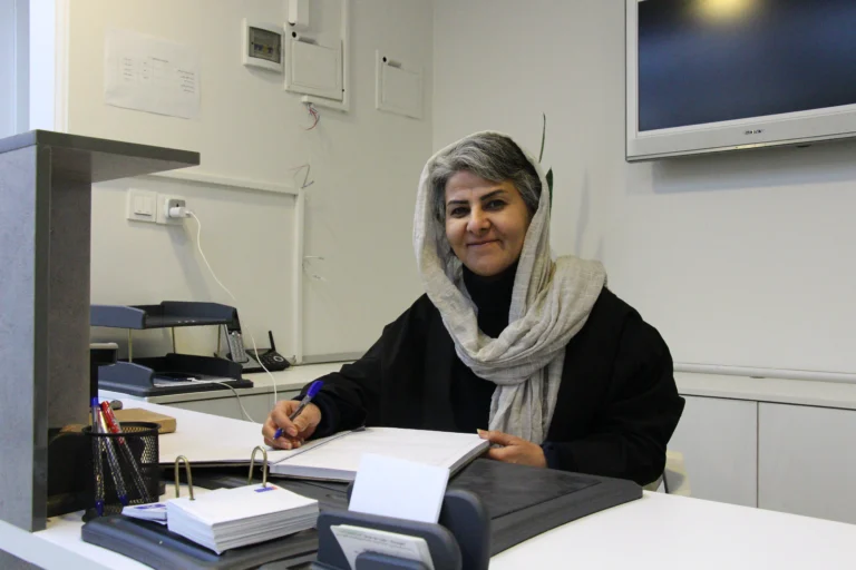 خانم محبوبه رشیدیمنشی و مسئول هماهنگی